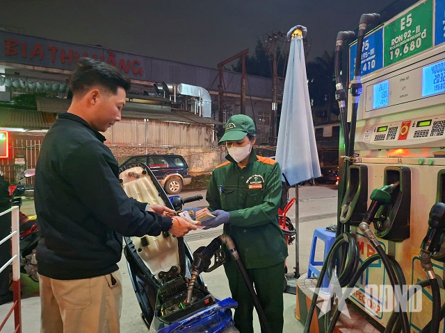 Giảm thuế xăng dầu về 0: Doanh nghiệp giảm chi phí, người dân hưởng lợi